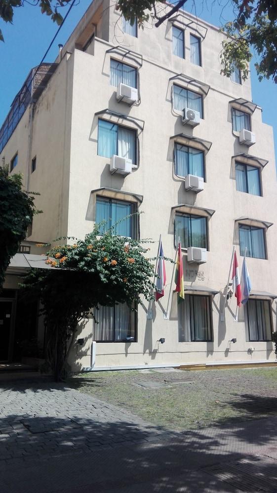 Hotel Maria Angola サンティアゴ エクステリア 写真