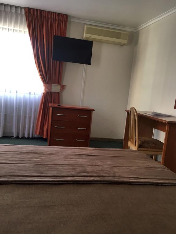 Hotel Maria Angola サンティアゴ エクステリア 写真
