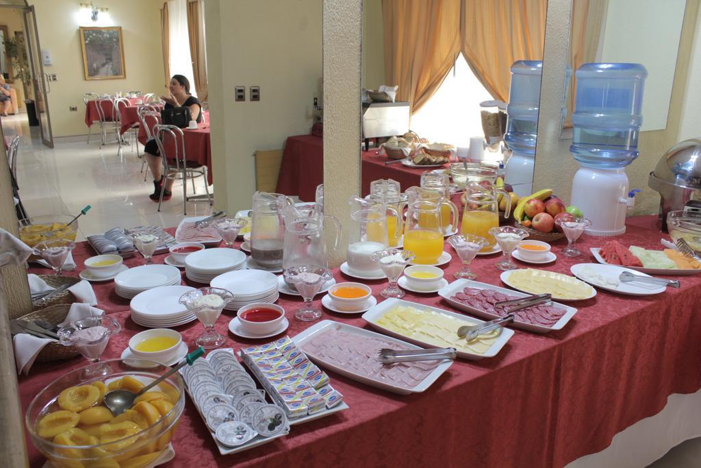 Hotel Maria Angola サンティアゴ エクステリア 写真